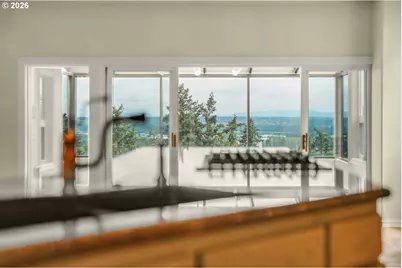 9101 NE Cliff St, Portland, OR 97220 - Photo 14