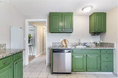 9221 SE Gladstone St, Portland, OR 97266 - Photo 10