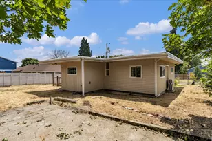 9221 SE Gladstone St, Portland, OR 97266 - Photo 18