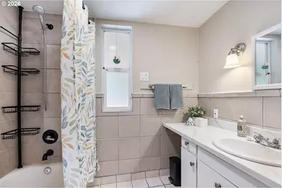 9221 SE Gladstone St, Portland, OR 97266 - Photo 12