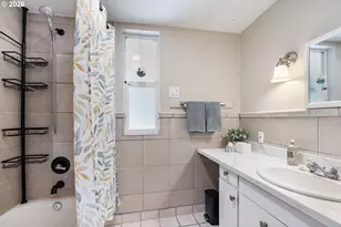 9221 SE Gladstone St, Portland, OR 97266 - Photo 12