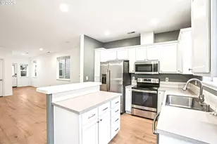 9235 SW Tanoak Ln, Tualatin, OR 97062 - Photo 8