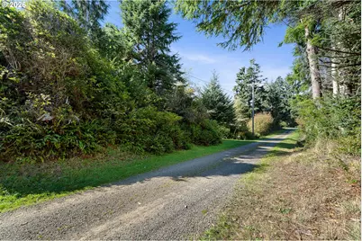 233 Rock Creek Dr, Rockaway Beach, OR 97136 - Photo 4