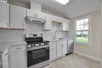 3645 NE 116th Ave, Portland, OR 97220 - Photo 10