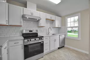 3645 NE 116th Ave, Portland, OR 97220 - Photo 10