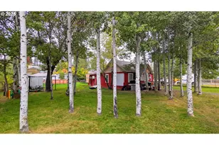 205 E Waid St, Ukiah, OR 97880 - Photo 2