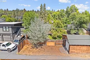 539 NW Ogden Ave, Bend, OR 97703 - Photo 8