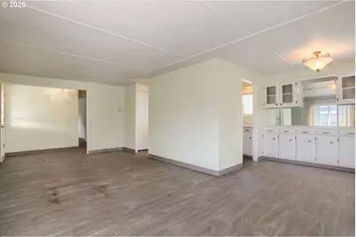 11728 SW Royal Villa Dr, Tigard, OR 97224 - Photo 8