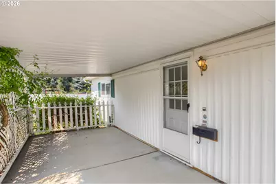 11728 SW Royal Villa Dr, Tigard, OR 97224 - Photo 2