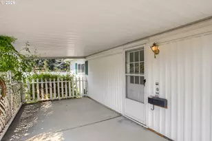 11728 SW Royal Villa Dr, Tigard, OR 97224 - Photo 2