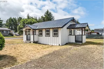 1184 2nd St, Florence, OR 97439 - Photo 4