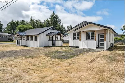 1184 2nd St, Florence, OR 97439 - Photo 6