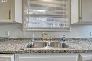 20 NE Nelson Dr, Pendleton, OR 97801 - Photo 10