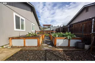 25217 Tyro Ave, Veneta, OR 97487 - Photo 4