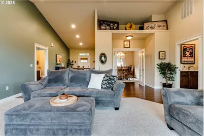 6452 Dogwood St, Springfield, OR 97478 - Photo 8