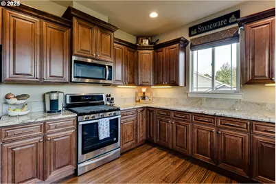 6452 Dogwood St, Springfield, OR 97478 - Photo 14