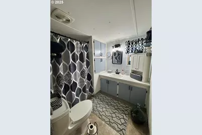 1225 W 10th Ave #26, Junction City, OR 97448 - Photo 14