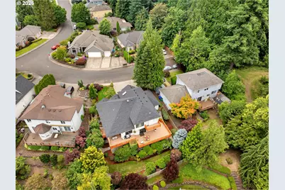 15435 NE Siskiyou St, Portland, OR 97230 - Photo 46