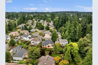 15435 NE Siskiyou St, Portland, OR 97230 - Photo 48
