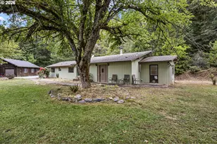 296 Mobley Dr, Azalea, OR 97410 - Photo 32