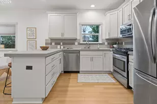 4720 N Commercial Ave, Portland, OR 97217 - Photo 22