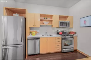 1255 NW 9th Ave, Portland, OR 97209 - Photo 8