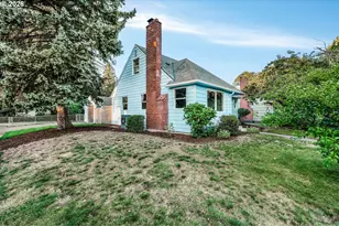 8907 SE Clay St, Portland, OR 97216 - Photo 36