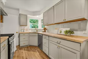 8907 SE Clay St, Portland, OR 97216 - Photo 8