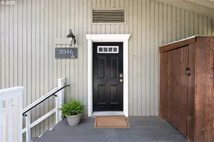 2046 W 14th Pl, Eugene, OR 97402 - Photo 2