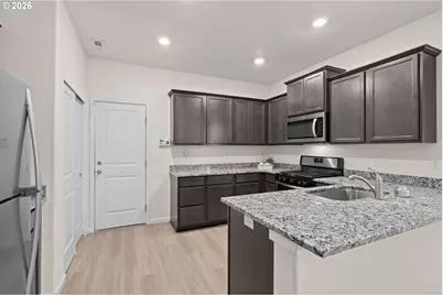 28 NE 134th Pl, Portland, OR 97230 - Photo 12