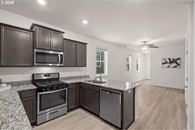 28 NE 134th Pl, Portland, OR 97230 - Photo 14