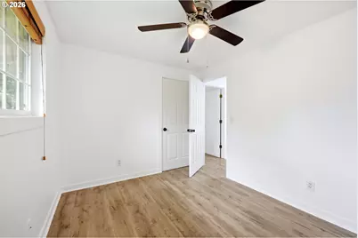 405 SE 21st St, Troutdale, OR 97060 - Photo 24