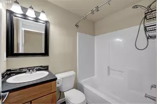 1725 Allea Dr, Eugene, OR 97404 - Photo 24