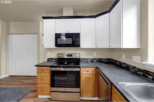 1725 Allea Dr, Eugene, OR 97404 - Photo 18