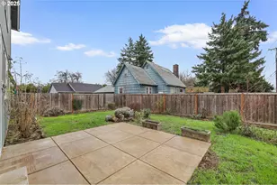 1725 Allea Dr, Eugene, OR 97404 - Photo 34