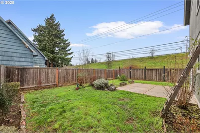 1725 Allea Dr, Eugene, OR 97404 - Photo 36