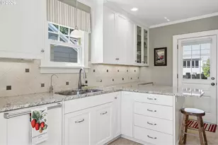 905 SE 71st Ave, Portland, OR 97215 - Photo 16