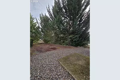 376 Bentgrass Ct, Sutherlin, OR 97479 - Photo 6