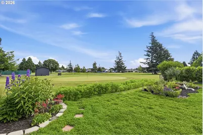 2049 W Hayes St, Woodburn, OR 97071 - Photo 28