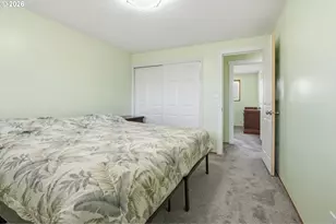 2049 W Hayes St, Woodburn, OR 97071 - Photo 16