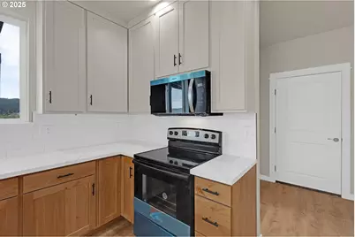 845 Forest Heights St, Sutherlin, OR 97479 - Photo 8