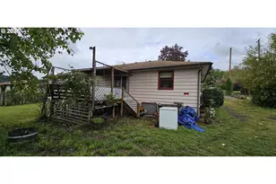 1731 NW Keasey St, Roseburg, OR 97471 - Photo 6