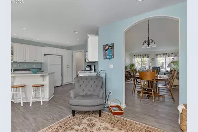 869 E 9th Ct, Lafayette, OR 97127 - Photo 10