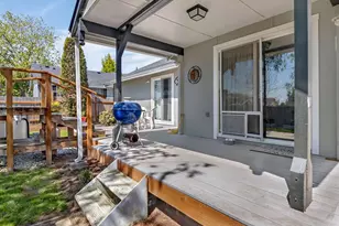 869 E 9th Ct, Lafayette, OR 97127 - Photo 30