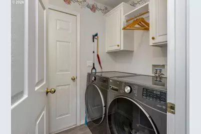 869 E 9th Ct, Lafayette, OR 97127 - Photo 28