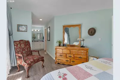 869 E 9th Ct, Lafayette, OR 97127 - Photo 22
