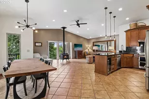 873 Mountain View Rd, Kalama, WA 98625 - Photo 14