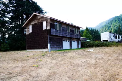 815 E Ave, Powers, OR 97466 - Photo 1