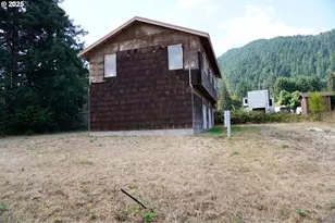 815 E Ave, Powers, OR 97466 - Photo 2