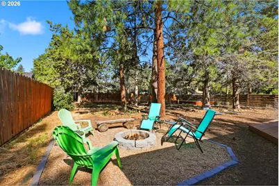 823 SE Polaris Ct, Bend, OR 97702 - Photo 26